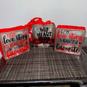 Light Up Glass Cubes 3 Available - Please specify which one you want.